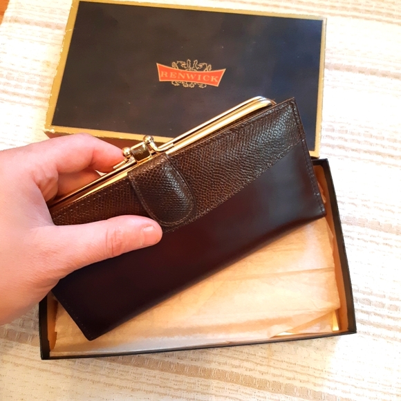 Women's Leather Pocketbook Canada Made with Original Box - Picture 2 of 12